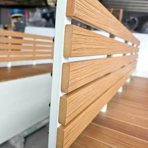 Tin tức công ty mới nhất về Việc sử dụng gỗ nhựa trong không gian công cộng ngày càng tăng