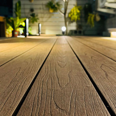 Giá tốt. Composite Co-Extrusion WPC Decking Carton Packaging Vẻ đẹp cao trực tuyến